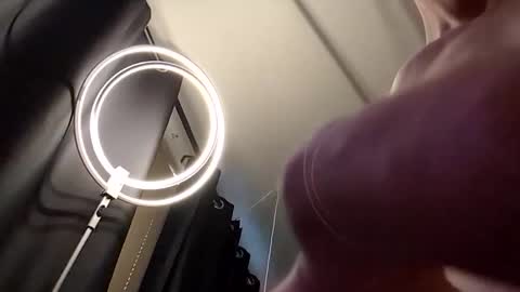 handsomerob42 online show from 10/20/25, 04:18