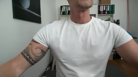 Snapshot of hankmoody6 chatting on 03/19/26, 01:04 hanky online show from 03/19/26, 01:04