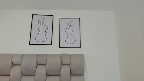 hanna__evans_ online show from 09/12/25, 12:05