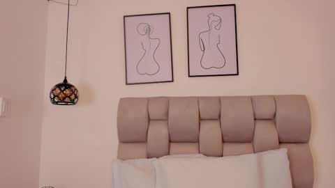 hanna__evans_ online show from 09/25/25, 11:47