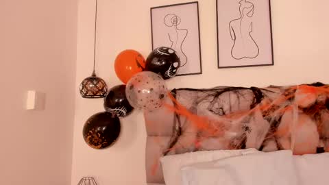 hanna__evans_ online show from 10/25/25, 12:45