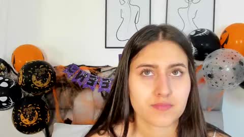 hanna__evans_ online show from 10/29/25, 12:18