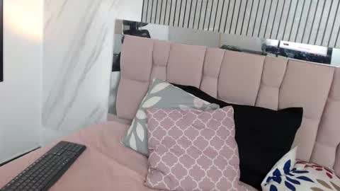 Hanna Palmer online show from 11/22/25, 03:22