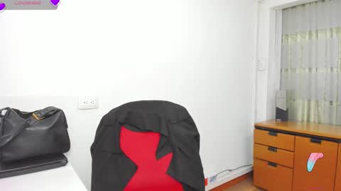 Sara online show from 09/18/25, 03:25