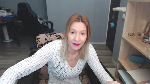 hanna_ha online show from 02/28/25, 07:46