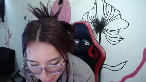 Snapshot of hanna_hot77 chatting on 05/18/26, 01:28 mara online show from 05/18/26, 01:28