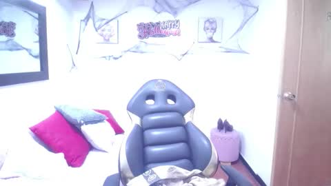 Snapshot of hanna_lamber chatting on 10/16/25, 11:55 hanna_lamber online show from 10/16/25, 11:55