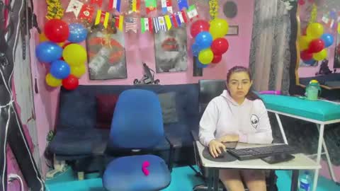 Hanna online show from 06/18/26, 12:09