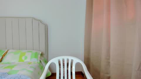 Snapshot of hannaa86 chatting on 09/17/25, 04:19 Hanna online show from 09/17/25, 04:19