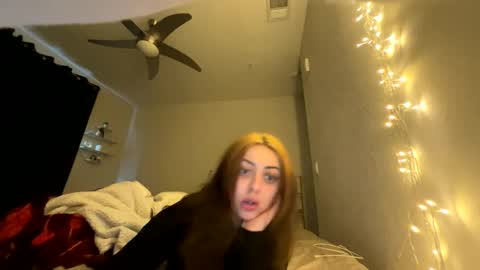 hannababy23 online show from 10/14/25, 07:47