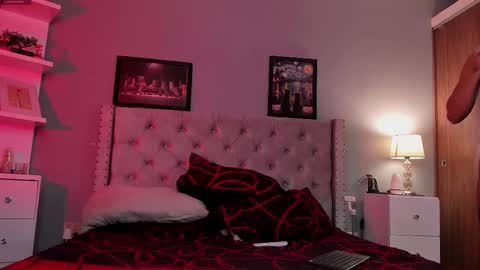 Hanna online show from 02/18/25, 01:10