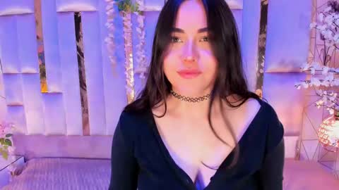 hannacollins_2 online show from 10/03/25, 01:41