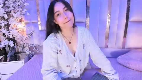 hannacollins_2 online show from 12/21/25, 12:56