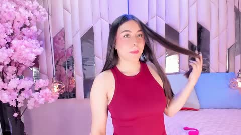 hannacollins_2 online show from 04/07/26, 02:17