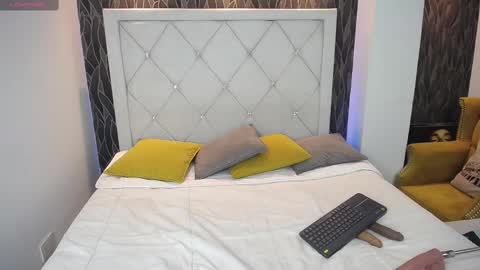 Snapshot of hannacoper chatting on 09/20/25, 04:57 Hanna online show from 09/20/25, 04:57