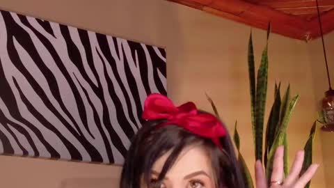 Hannah  online show from 10/01/25, 08:48