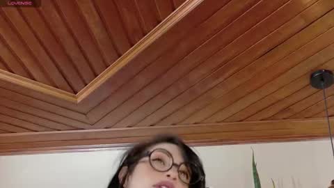 Hannah  online show from 11/15/25, 02:42