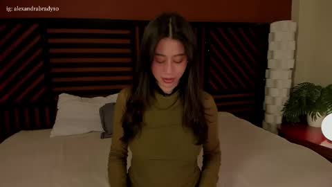 Hannah online show from 02/25/26, 12:53