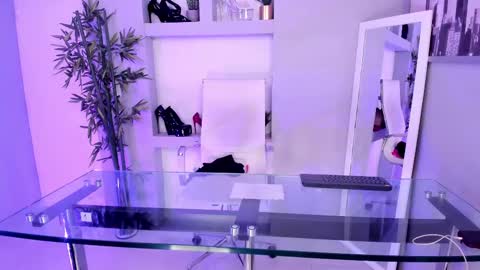 HANNAH HOWELL online show from 02/11/25, 04:02