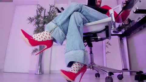 HANNAH HOWELL online show from 04/21/26, 09:48