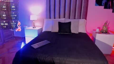 Hannah online show from 02/18/25, 02:49