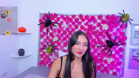 Hannah Miller online show from 10/09/25, 11:41