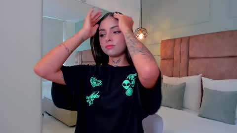 Hannah Milton online show from 09/21/25, 07:26