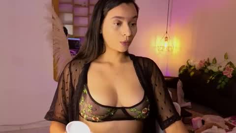 Hannah Williams online show from 10/23/25, 09:57