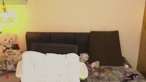 Hannah Williams online show from 01/11/26, 03:33