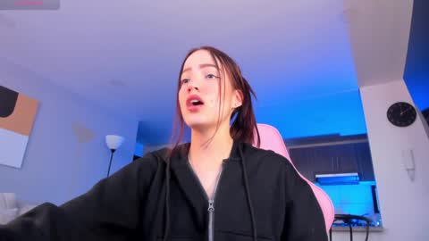 Hannah online show from 01/19/25, 10:17