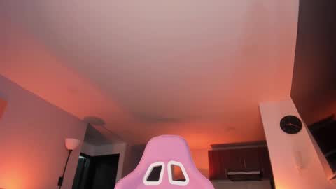 Hannah online show from 03/06/25, 02:19