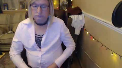 hannahcd57 online show from 04/19/26, 09:06