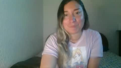 Snapshot of hannahevans2 chatting on 12/17/25, 12:16 hannahevans2 online show from 12/17/25, 12:16