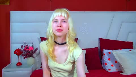Snapshot of hannahhollis chatting on 05/26/26, 06:20 Hannah online show from 05/26/26, 06:20