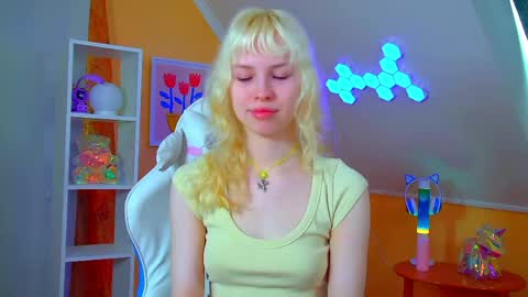 Snapshot of hannahhollis chatting on 05/31/26, 06:21 Hannah online show from 05/31/26, 06:21