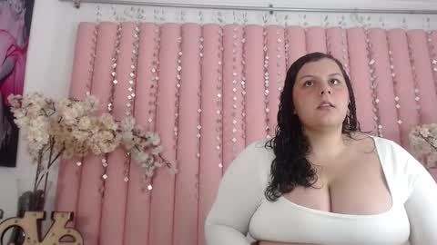 Snapshot of hannahvenza chatting on 01/06/26, 01:53 Hanna Venza online show from 01/06/26, 01:53