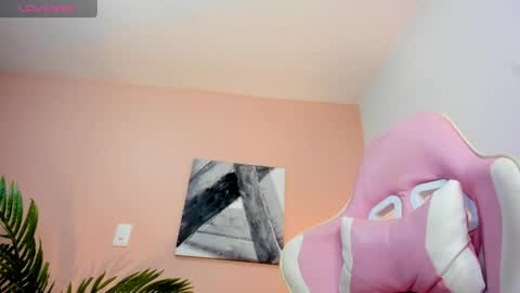 Hanna Miller  online show from 04/21/26, 02:51