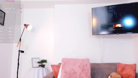 Hanna Os online show from 01/03/25, 01:14