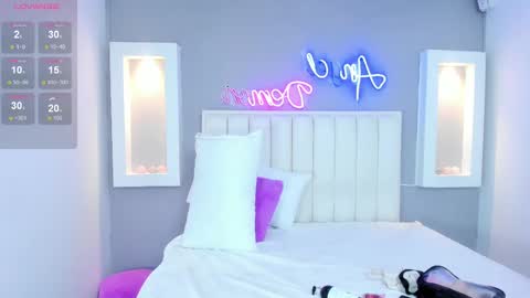 HannaPaola online show from 02/23/25, 02:18