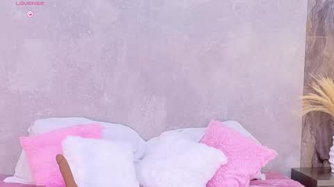 hannaprada1 online show from 01/05/26, 05:38