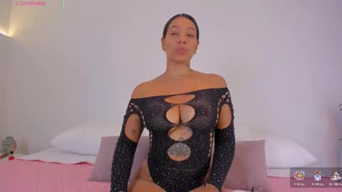 Hanna Williams  online show from 11/10/25, 08:30