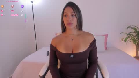 Snapshot of hannawilliams_ chatting on 03/15/26, 05:30 Hanna Williams online show from 03/15/26, 05:30