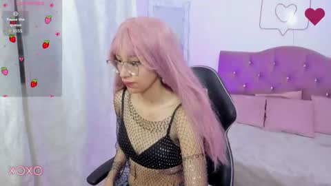 HANNI  online show from 11/30/25, 11:58