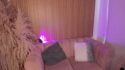 Hannie ws online show from 01/20/25, 01:11