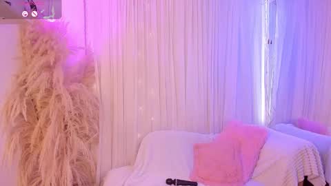 Hannie ws online show from 10/28/25, 08:11