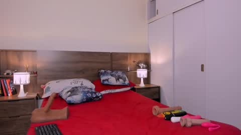 taylor live   online show from 02/07/25, 09:15