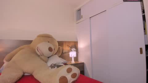 taylor live   online show from 02/24/25, 01:35