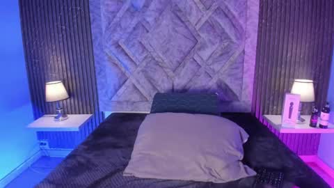 hannyk_ online show from 02/26/26, 11:42