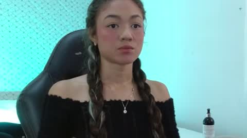 Snapshot of hantonella chatting on 06/11/26, 01:42 Anto online show from 06/11/26, 01:42