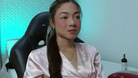 Snapshot of hantonella chatting on 06/13/26, 01:42 Anto online show from 06/13/26, 01:42